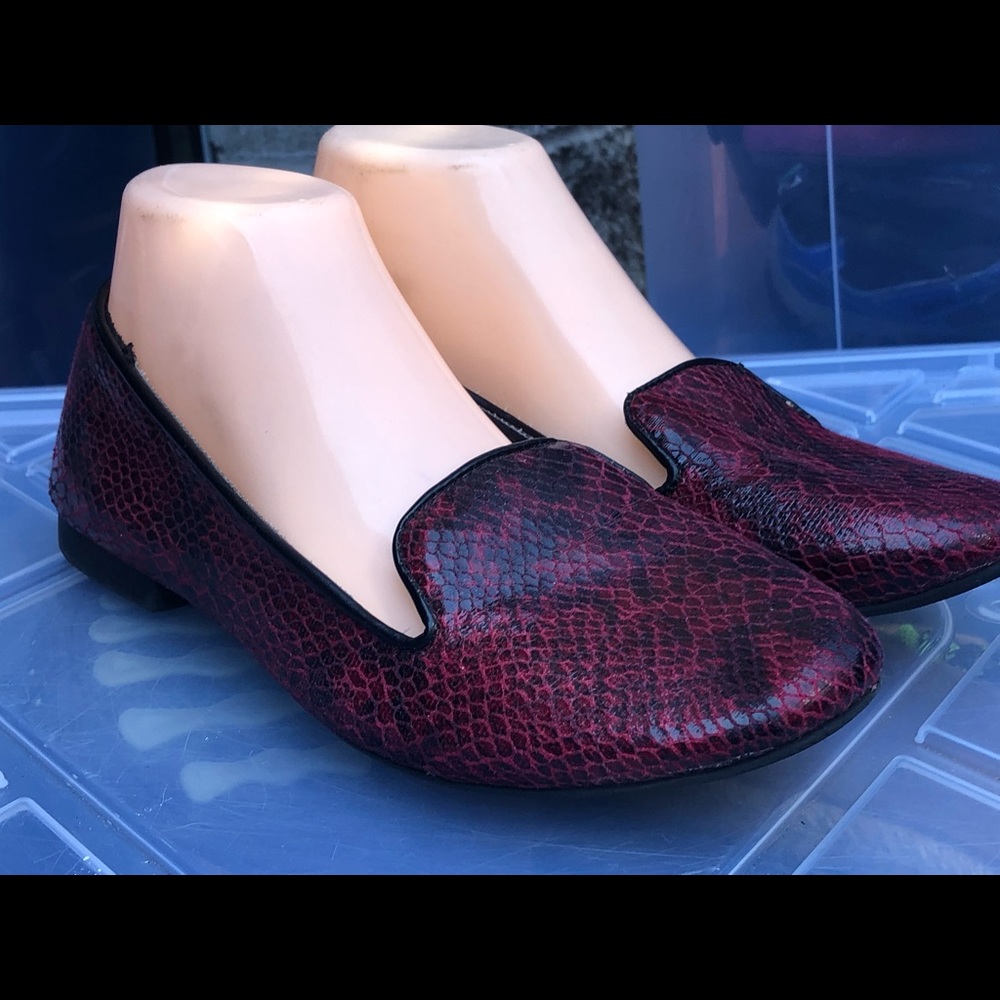 Wessio Women's Maroon slip on shoes Size 8